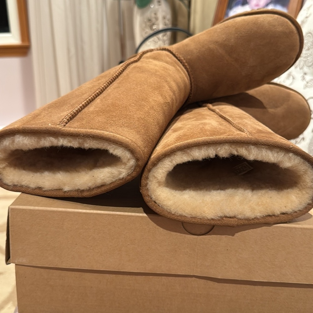 UGG Classic Brown Winter Boots - Picture 4 of 10